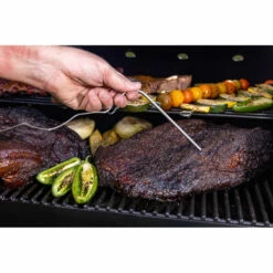 820FB1 Wood Pellet Grill - Matte Black -Ash Roamer Sales Store 10907 820FB1 meat probe